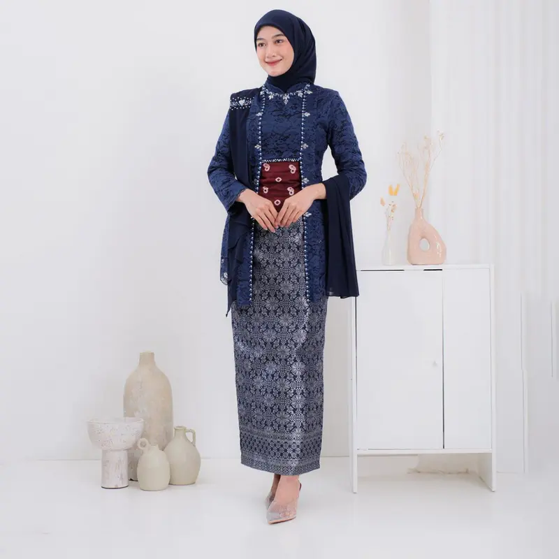 KEBAYA SOLO - Setelan Kebaya Batik Kutubaru Laksmi - Kebaya Sabira Laksmi Kutubaru Kebaya Lamaran Modern Kebaya Wisuda Kebaya Bridesmaid Kebaya Kondangan Atasan Baju Cantik Kancing Panjang Pesta Wanita Brokat Dress Payet Songket Motif Mewah 5