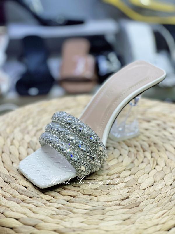Guốc quai đính đá sang chảnh gót trong 2
