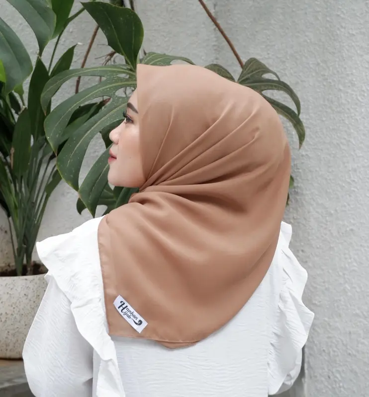 Hanhan Hijab - (100K Get 5) Bella Square Premium Jahit Tepi (Segiempat Bella Premium Jahit Tepi) 5