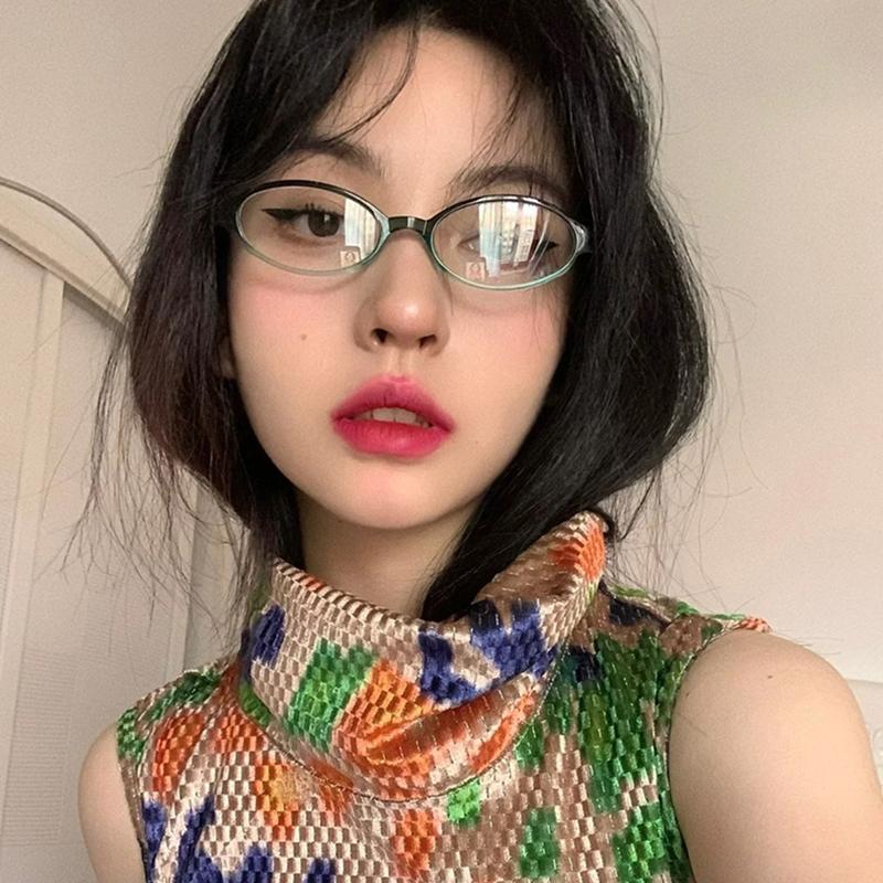 Product Introduction of Oval Shaped Glasses for Women Fashion Narrow Glasses Readers Retro Eyewear Party Favors 27