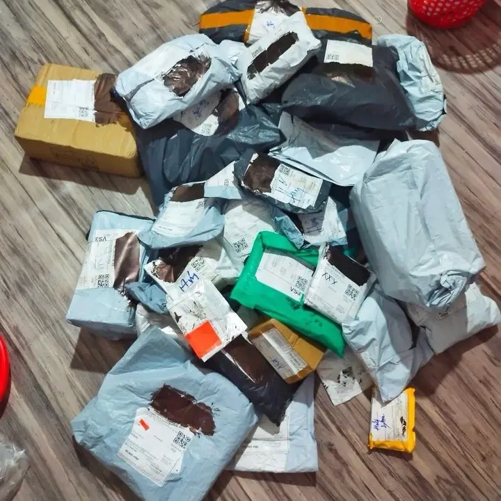 Kiện Hàng Bom Siêu Hời - Hơn 60Sphẩm/ 1 Kiện Hộp Quà, Nguyên TEM mac đầy đủ - Bag, Len - #1 All Systems - Da