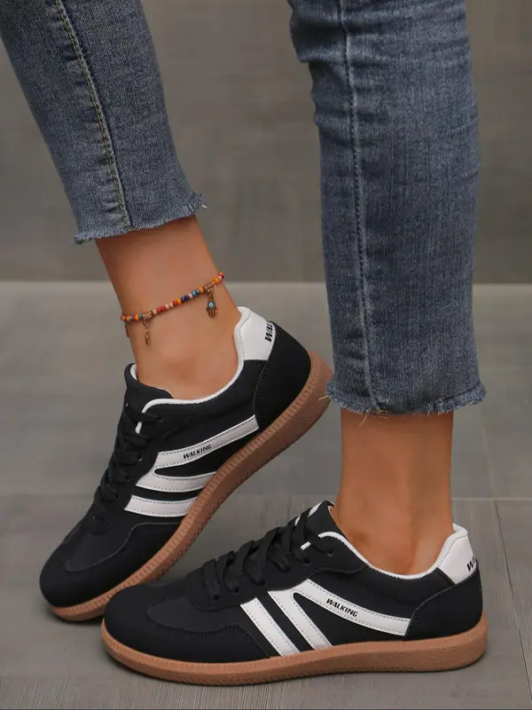 Women's Fashionable Patchwork Lace Up Low Top Sneakers, Casual Comfortable Sports Shoes for Daily Wear, Female All-match Round Toe Shoes for Fall 2