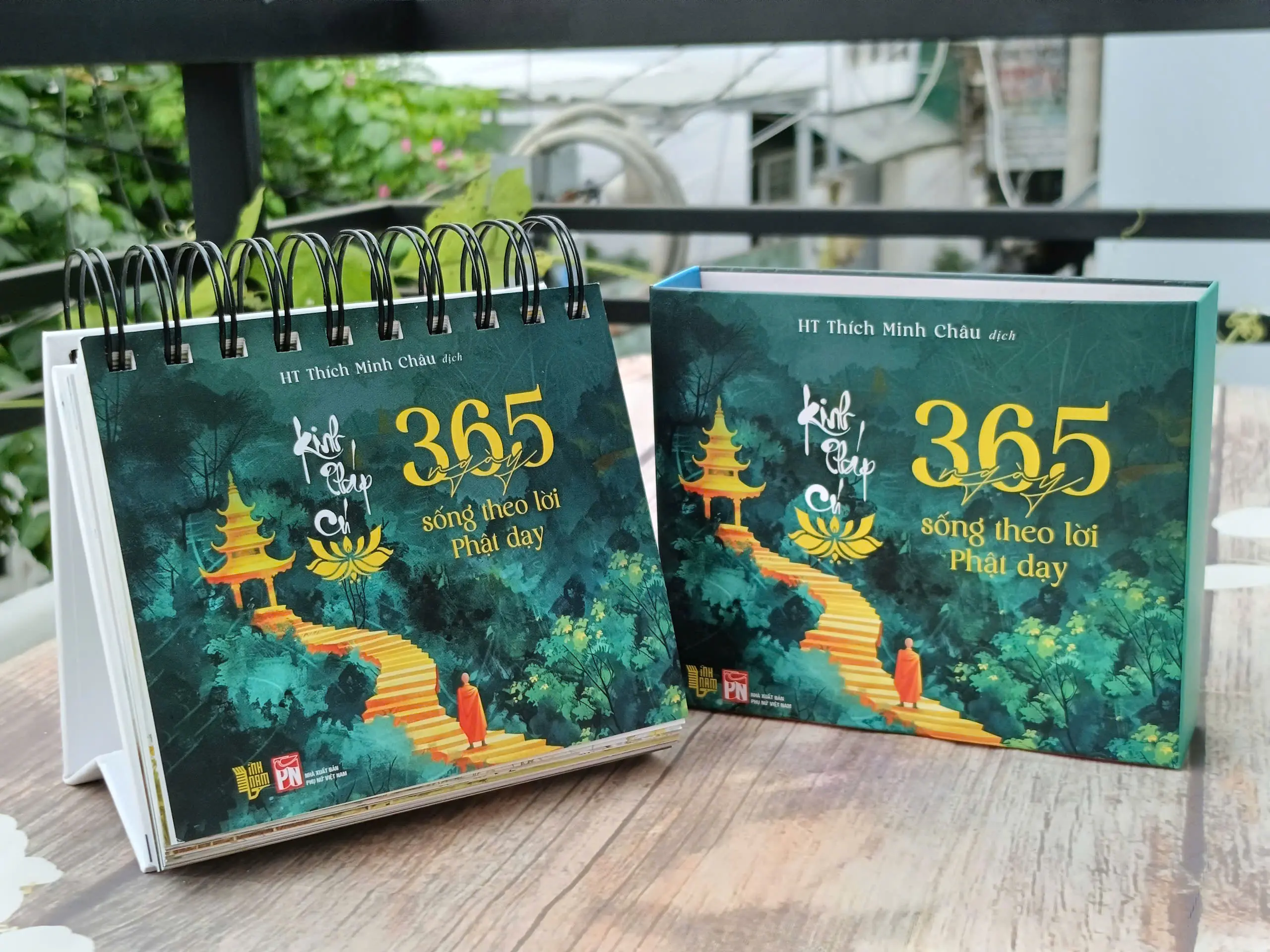 Sách Kinh Pháp Cú - 365 ngày sống theo lời Phật dạy (bản cao cấp, in màu)