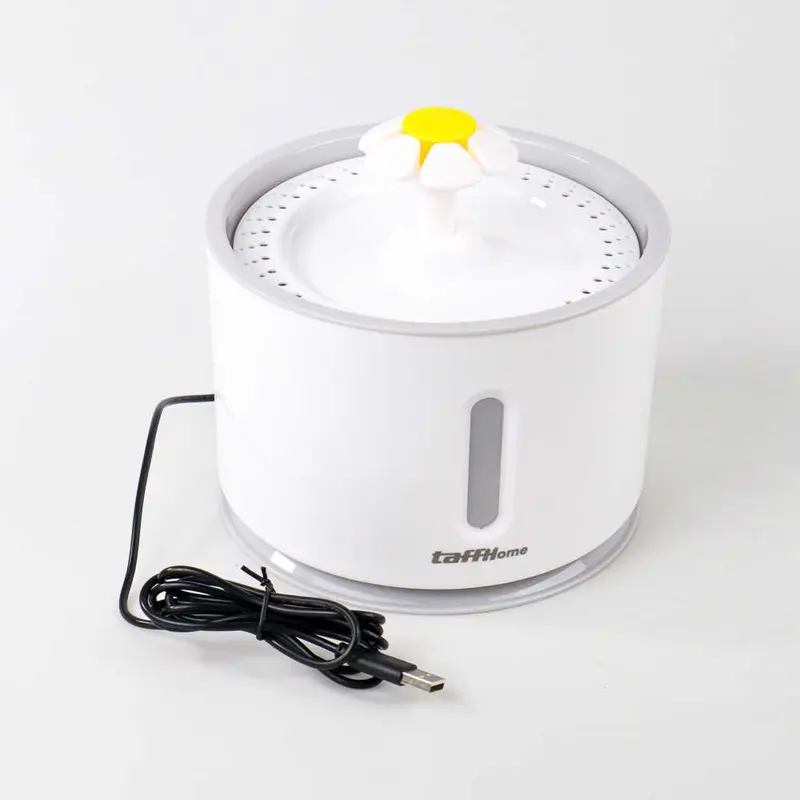 Water Dispenser Fountain Tempat Minum Anjing 2.4L 2