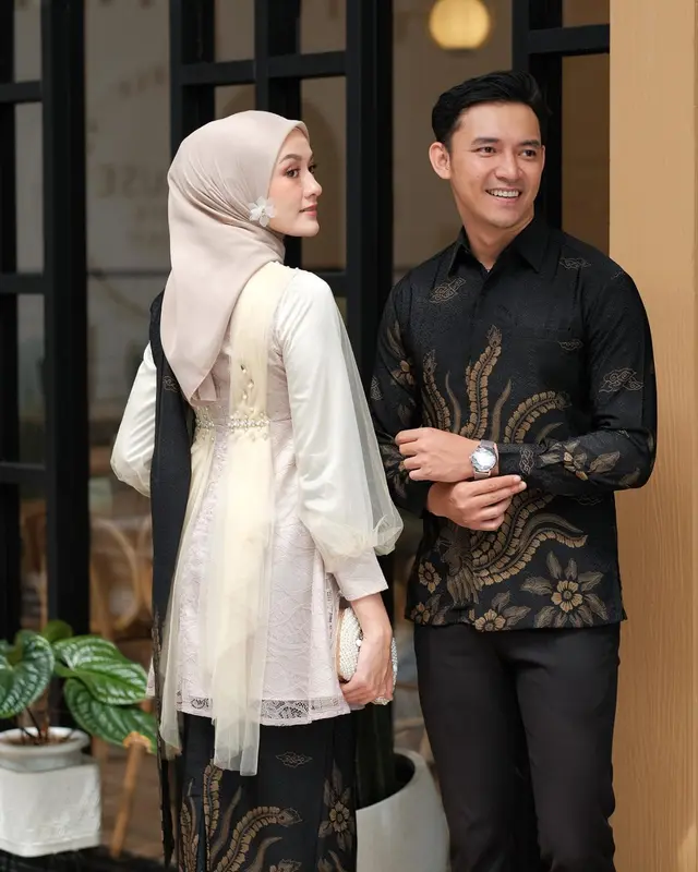 Couple Kebaya Kemeja Batik Nadine Latte Outfit Engagement Wisuda Kondangan Premium Modern 2