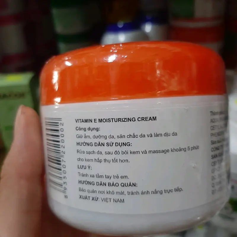 Kem Massage Mặt Vitamin E Giúp Dưỡng Ẩm, Dưỡng Trắng - Cẩm Tú Darling 175g 4