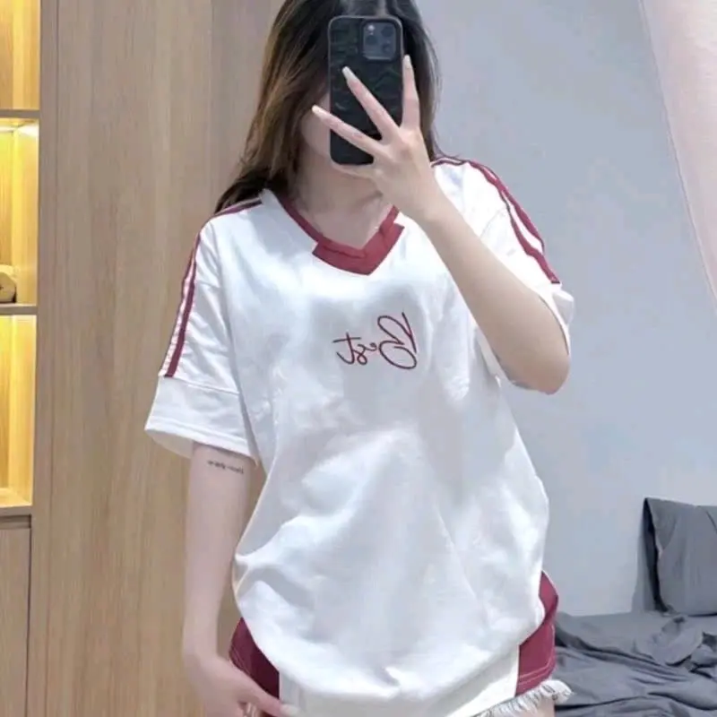 [MỚI ] ÁO PHỐI 16 BEST, cổ tim đôi, tay lỡ, form rộng. Ba màu TRẮNG , ĐEN, ĐỎ ĐÔ Có 3 size M, L, XL Women Top Voi Voan 2