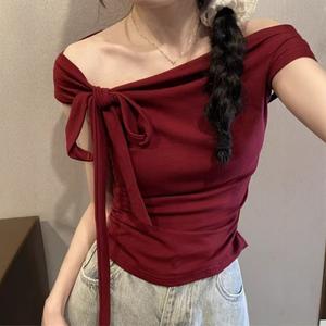 Spicy girl style off-shoulder camisole for women, new design, short bow, summer top, figure-flattering, fashionable off-shoulder style.