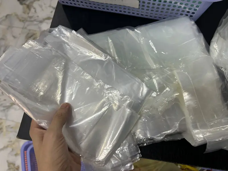 bán lẻ 100g TÚI BÓNG MỠ ZIN MÀU TRẮNG, HÀNG ĐẸP KHÔNG HÔI DẺO DAI ĐỰNG THỰC PHẨM, TÚI NILON CÁC LOẠI 4