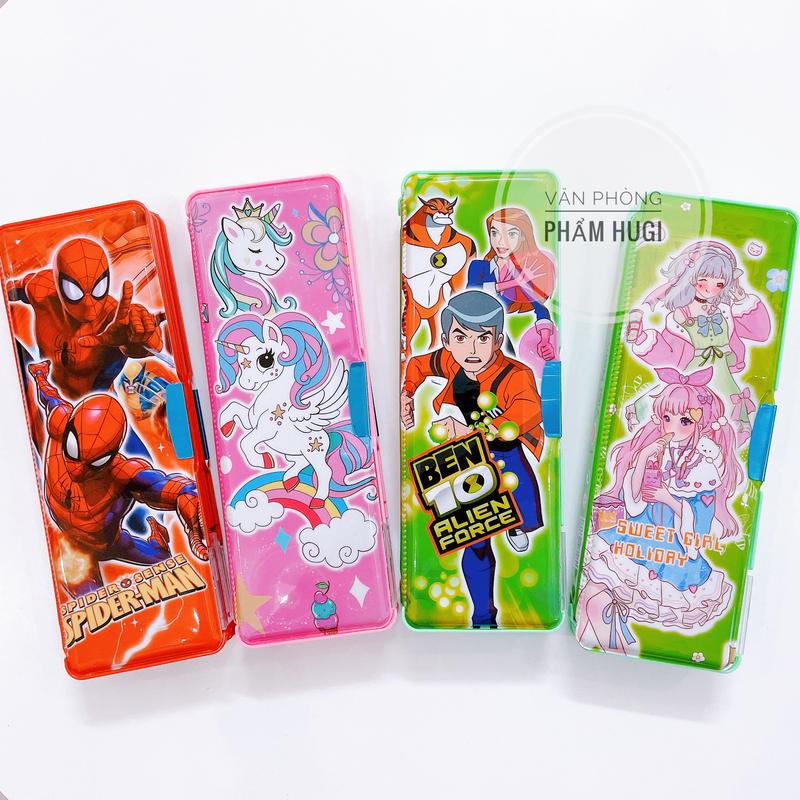 Hộp đựng bút Nhựa 2 Ngăn (Kèm gọt chì tiện dụng) cho bé trai và gái họa tiết dễ thương