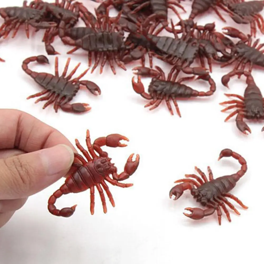 Funny Lifelike Creepy Cockroaches Toy Halloween Gadget Gags Practical Jokes Toys Plastic Bugs Centipede Scorpion Crawling Insect