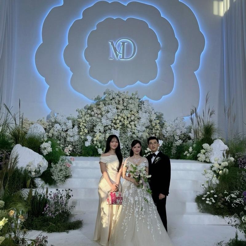 | Elm Dress | Đầm Lụa Cổ Lưng Đổ Nhẹ Có Tay Kèm Dây Không Mút