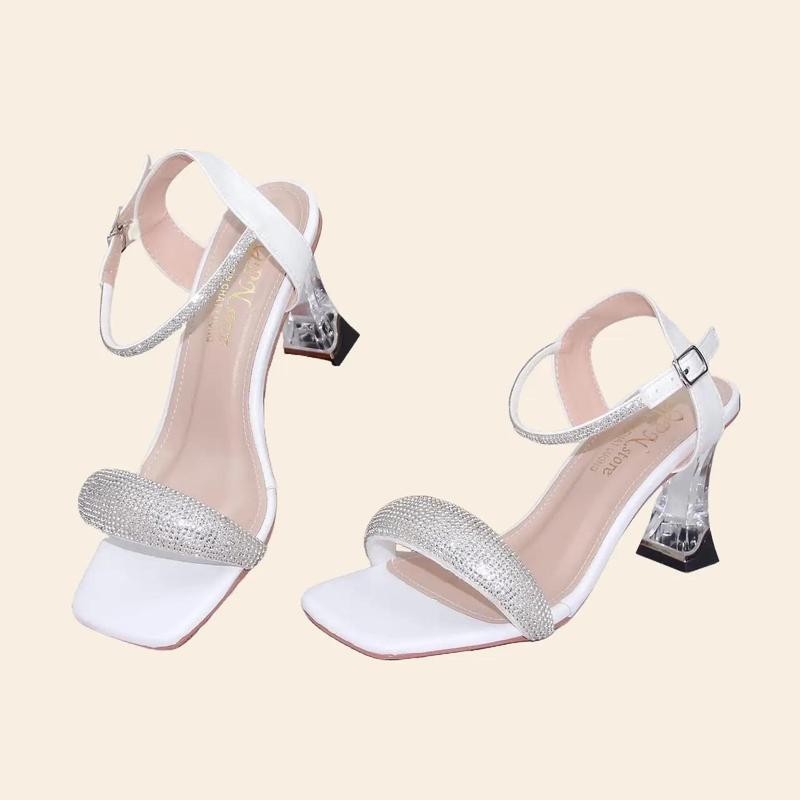 Giày sandal nữ cao gót trong 7p quai bản full đá dây gài đính hạt SD61 DéP Shoes