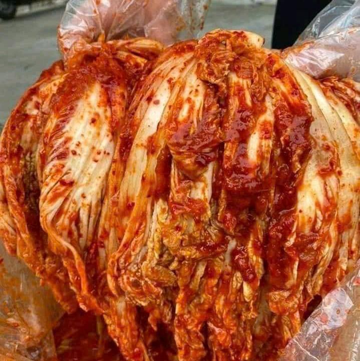 Kim chi Hàn Quốc. Thùng 5Kg. Thành Phần : Được làm từ cải thảo, cà rốt, hành,.... kết hợp cùng các gia  vị và bột ớt Hàn Quốc.