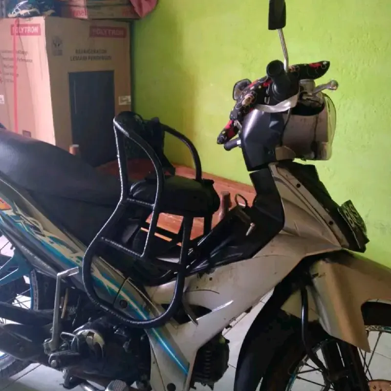 kursi boncengan anak di sepeda motor gigian full black edition kereta motor sepeda 2