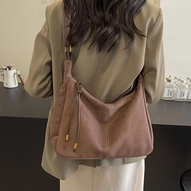 Túi Cổ Điển Lì Cho Nữ, Túi Tote Sức Chứa Lớn, Thích Hợp Cho Mùa Thu Và Mùa Đông, Có Thể Đeo Chéo, Hàng Mới Về 2024, Túi Đi Lại Công Sở Thường Ngày Được Thu Thập Bởi 3565 Người