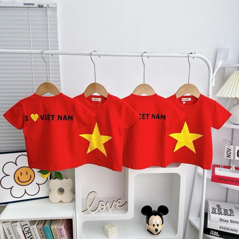 Áo CỜ ĐỎ SAO VÀNG (BA-Mẹ-Bé) Minky Mom (Chất vải  thun lạnh bé size80-150)(chất vải MÈ ba mẹ size XS-XXL ) In Hoạ Tiết Dễ Thương Cho Bé Trai - Bé Gái!( AO LE - IN 16 )