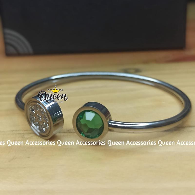 Bio energy Health bracelet set, quantum pendant gem, original box, certificate card, chain, bracelet, many 7