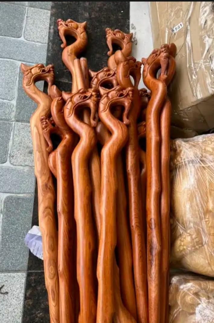 Product Introduction of Gậy gỗ Hương chống cho người già nguyên khối dài 90 cm 6