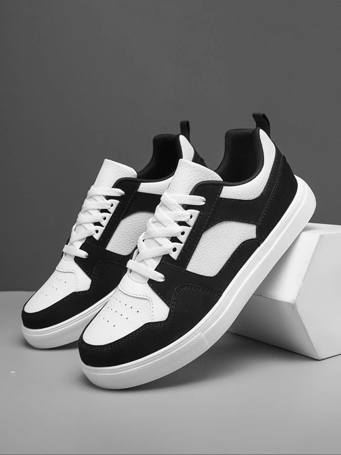 Men's Colorblock Lace Up Low Top Sneakers, Casual Comfortable Breathable Skate Shoes, Fashionable Sports Shoes for Outdoor Sports