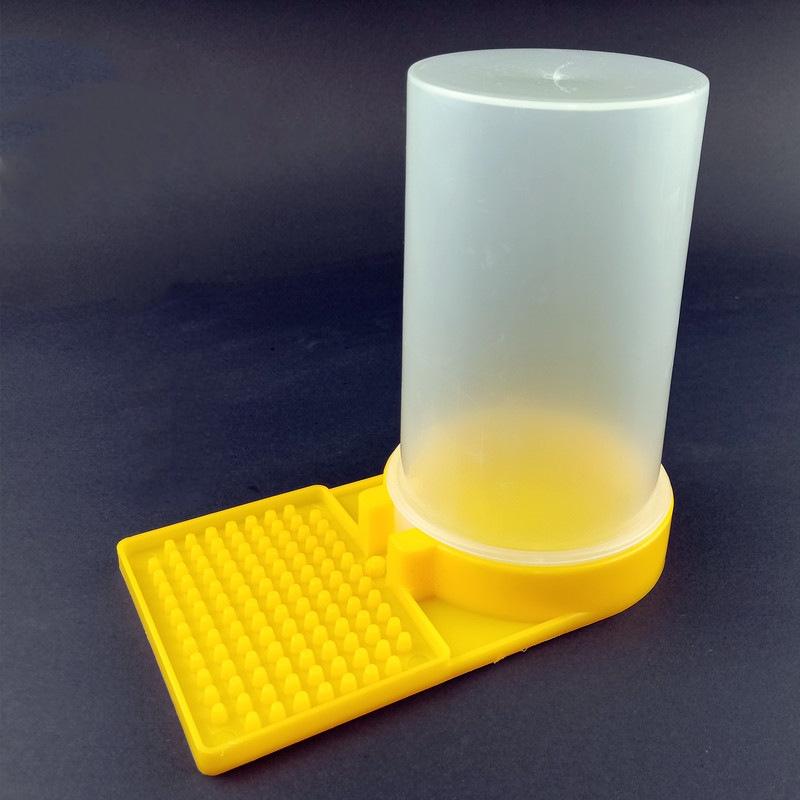 Product Introduction of Bee Drinking Water Waterer Feeder Beekeeping Honey Bee Feeders Watering Bees Tools Supplies Feeding Plastic Bee Drinker Tool 4