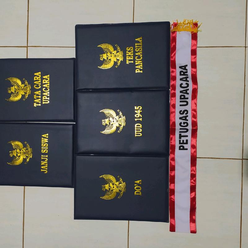 1 SET/5 MAP UPACARA BENDERA BAHAN KULIT SINTETIS SUDAH ADA TEKS /Plastik 3