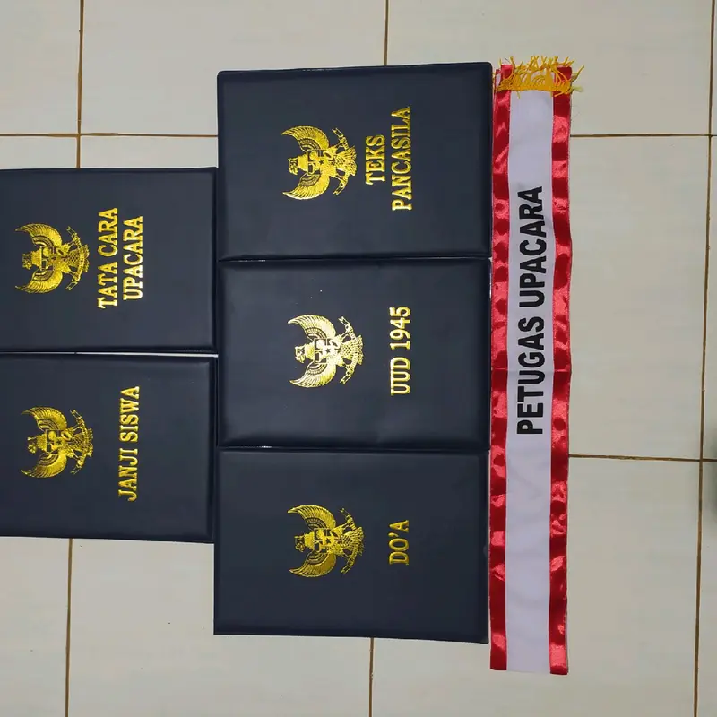 1 SET/5 MAP UPACARA BENDERA BAHAN KULIT SINTETIS SUDAH ADA TEKS /Plastik 3
