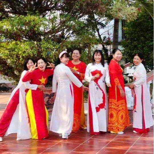 Áo Dài  Nữ bđ trắng đủ size S/M/L/XL/2XL/3XL/4XL/5XL Red Knot chỉ giặt tay xl 3