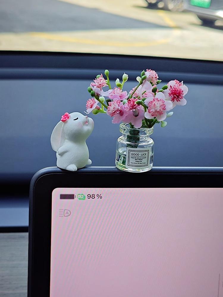 Product Introduction of Little Rabbit New Jasmine Flower Dashboard Healing Ornament Car Mini Vase Decoration Perfume Car Interior Decoration 0