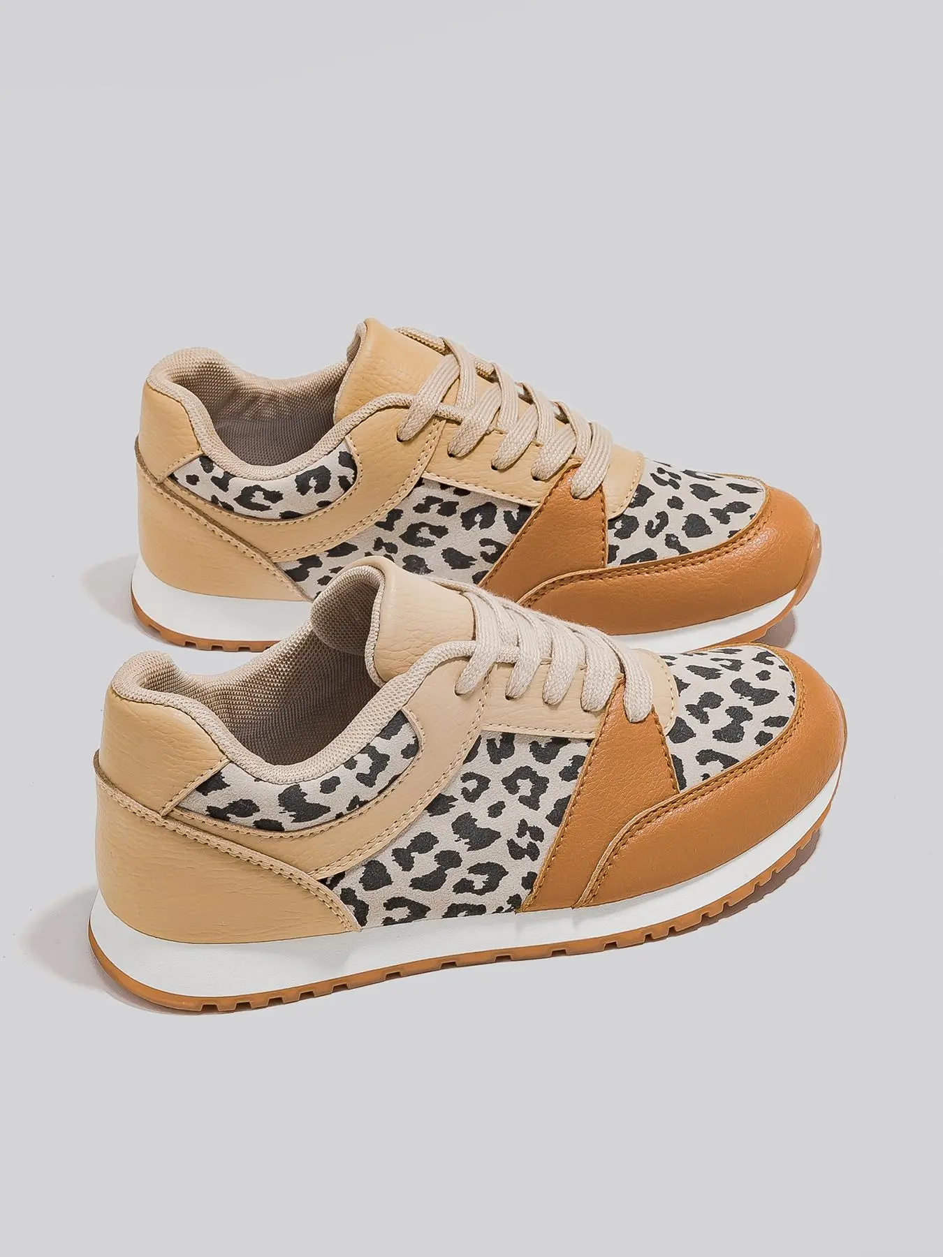 Women's Fashion Leopard Print Lace Up Low Top Sneakers, Casual Comfortable Sports Running Shoes, All-match Round Toe Chunky Sneakers for Daily Wear