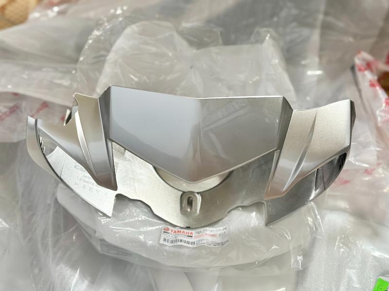 Ốp Đầu Trước Sirius Hello Màu Bạc Chính Hãng Yamaha