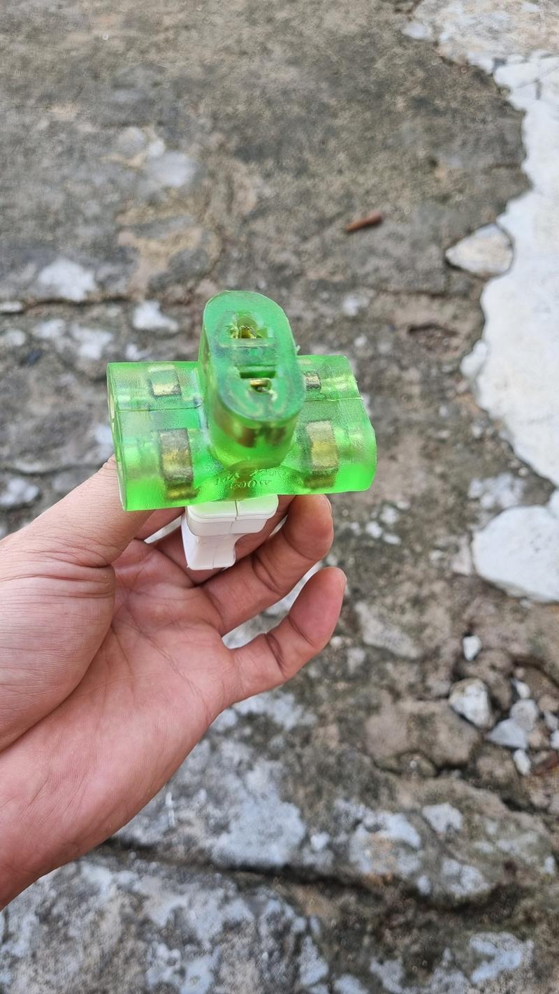 Product Introduction of Ổ cắm điện đúc 3 chấu chịu tải 4500W, chống va đập, có đèn báo nguồn 3