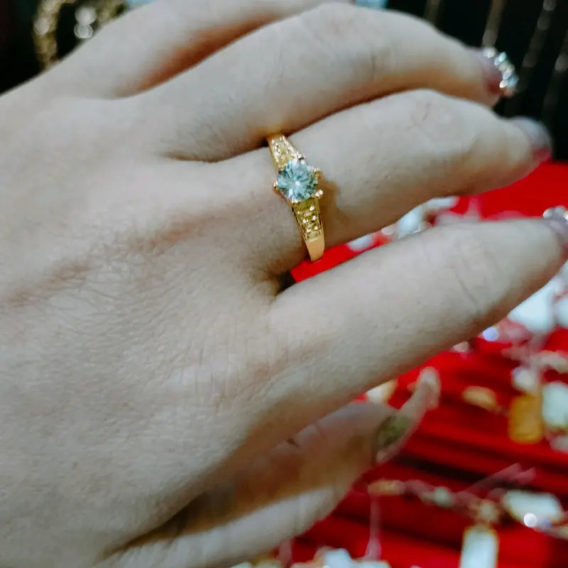Cincin Emas import elegan Solitaire 2,100 gram Perempuan 2