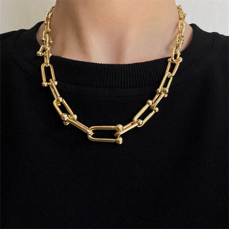 Gold Horseshoe Necklace "Fortuna" | &Oacute;N&Iacute;S&Igrave; PARIS