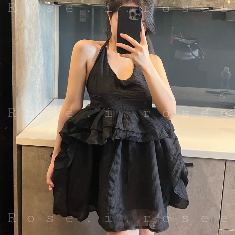 Đầm đen hở lưng bèo