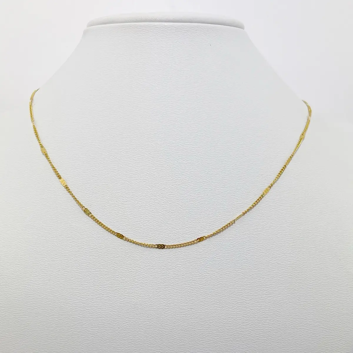 Dây chuyền phay mảnh titan, 1.5ly, dài 45cm, khóa tròn, màu chuẩn 18K, không đen gỉ, bền màu, không kị mồ hôi, đeo hằng ngày, phù hợp cho da nhạy cảm. Phụ kiện thời trang.