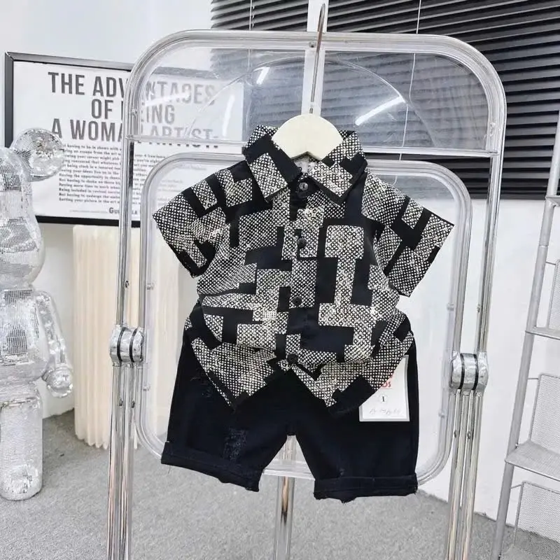 Áo sơ mi lụa hàn dành cho bé trai 18-52kg thiết kế cá tính, ba màu basic đẹp. chất liệu thoáng mát. H22 5