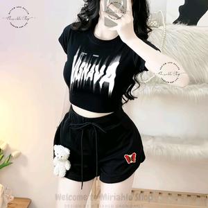 [Size S, M] Set Phối Áo Croptop Borip Ôm Body Form Basic In Hình Vasnava Phối Quần Đùi Da Cá Đính Gấu Bông In Hình Bớm (Có Túi), Nữ Kem Women Pants Thun Cổ Tròn