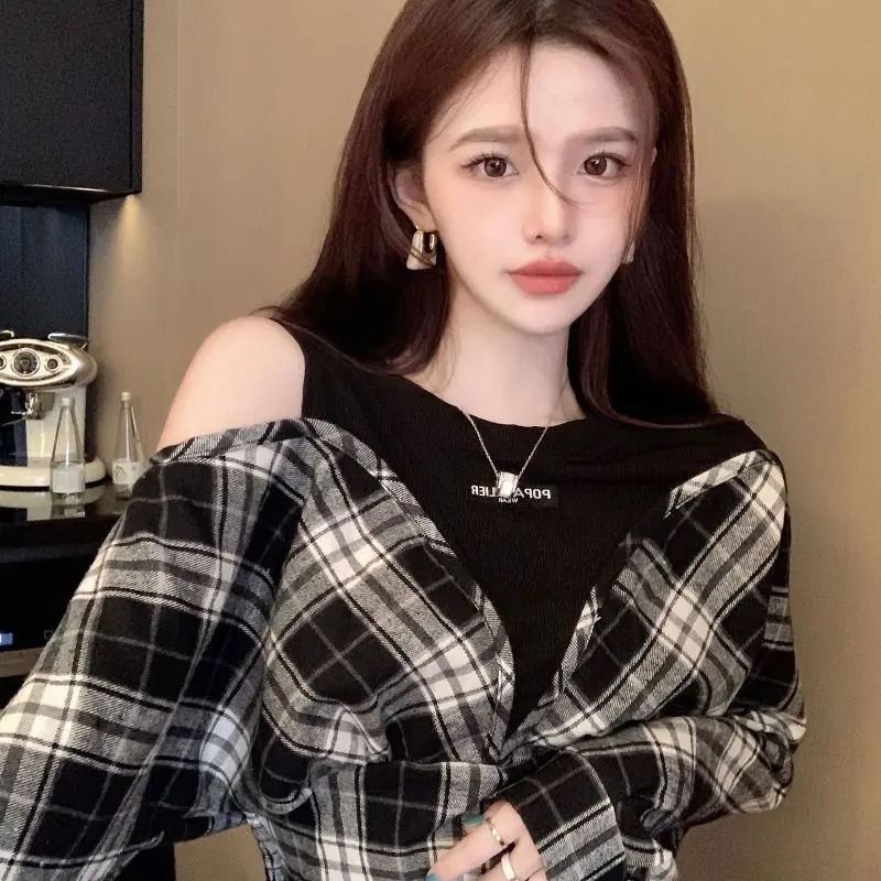 Áo Sơ Mi Kẻ Sọc, CQ Sang Trọng, Phong Cách Mùa Xuân, Thiết Kế Chắp Vá, Cổ Tròn, Giả Hai Lớp, Dài Tay, Dáng Ôm, In Cô Gái Nóng Bỏng Và Chữ Cái, Thích Hợp Cho Phụ Nữ, Áo Khoác, 1094