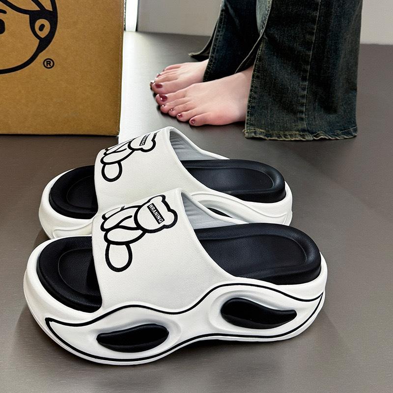 Dép Nữ Quai Ngang Độn Đế 3 Mầu D28 Gấu Ngồi Siêu Xinh Hót Trends Nhất Năm Nay 1