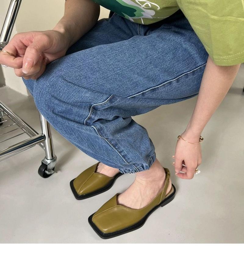 Product Introduction of Internet Celebrity Closed Toe Sandals for Women 2024 Spring and Summer New French Retro Flat Square Toe Shoes Niche Sandals Ins Fashion 5