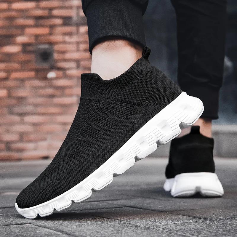 Customize Men Summer Casual Sports Sneakers Breathable Mesh Blank Super Lightweight Running Walking Shoes for Women Runner Trainers_voghion.com