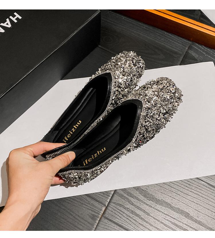 Product Introduction of 2025 new fashionable low heeled M ü ller women's shoes, with diamond studded decorative pointed single shoes, avant-garde design, simple, luxurious, comfortable, suitable for commuting, outdoor activities, etc 13