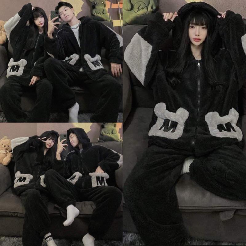 Bộ ngủ lông cừu 2 mặt mượt mà thêu túi chữ M màu đen form rộng thể thao nam nữ unisex mũ trùm đầu,Sét đồ pyjama lông gấu, LALA SHOP