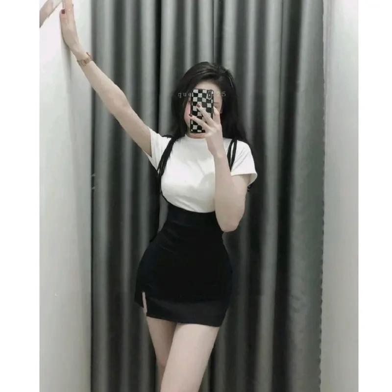  Sét bộ đầm yếm cột dây vai xẻ hông kèm áo thun cổ tròn tay ngắn phom croptop mã n2 
