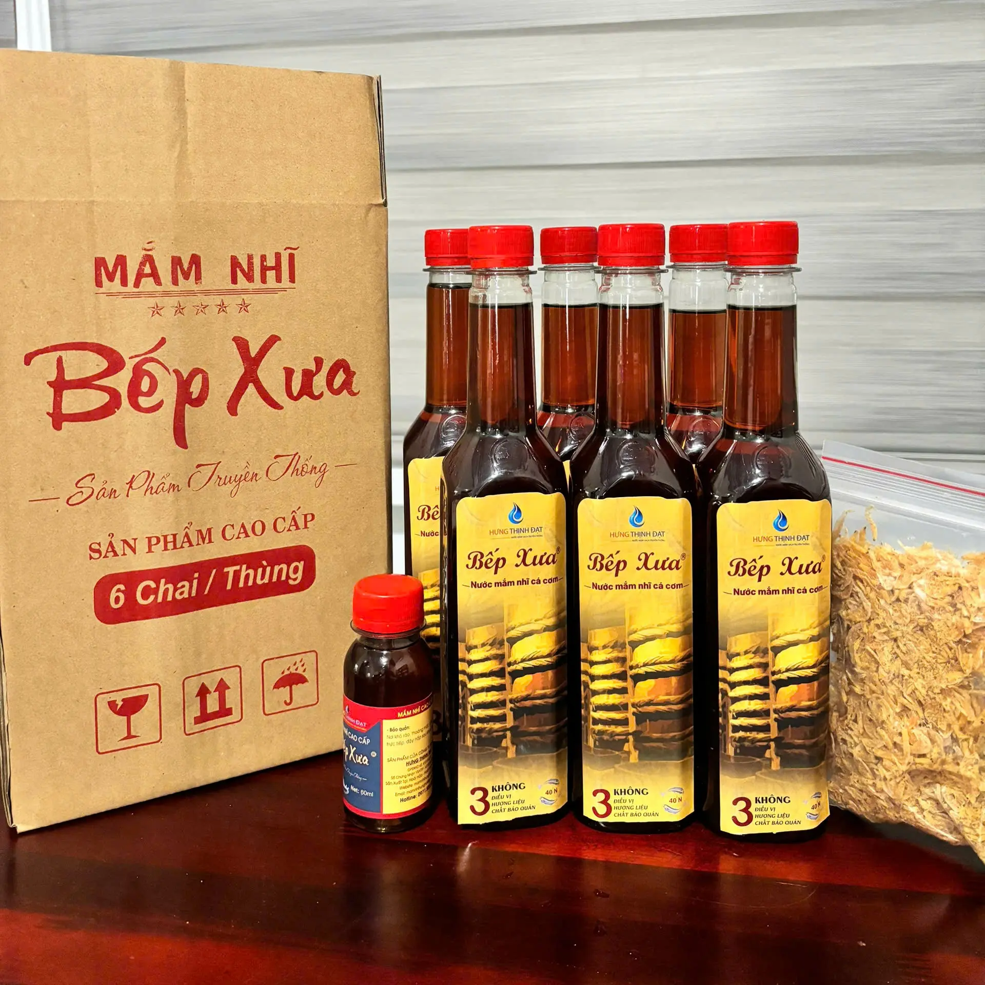 Thùng 6 Chai Nước mắm nhĩ truyền thống Bếp Xưa 40 độ đạm, chai nhựa 500ml, tặng kèm 1 cốt bé, 1 Tép - Nước Sốt, Gia Vị Cay Chua mắm  không mặn muoicham nuoc  mamtin nuoc  mam mắm  nêm  bi  mỹ  đóng  chai