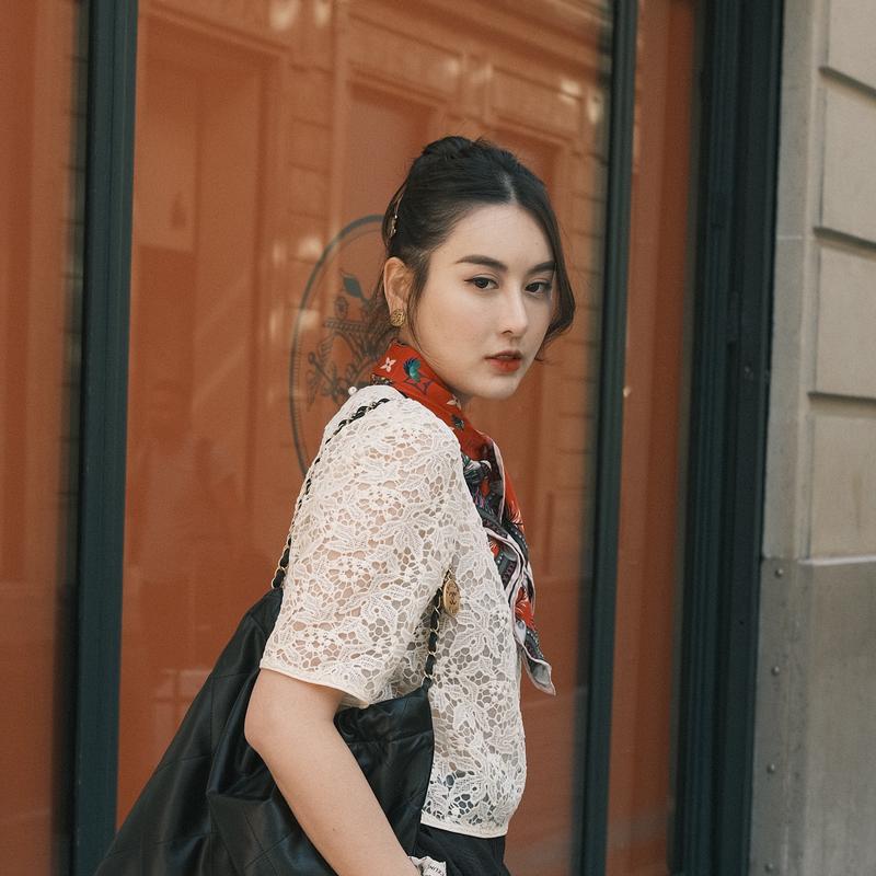 REN PARIS - MAISON LEENAA, Áo ren trắng ngà cúc ngọc Leenaa thuộc bộ sưu tập Pháp