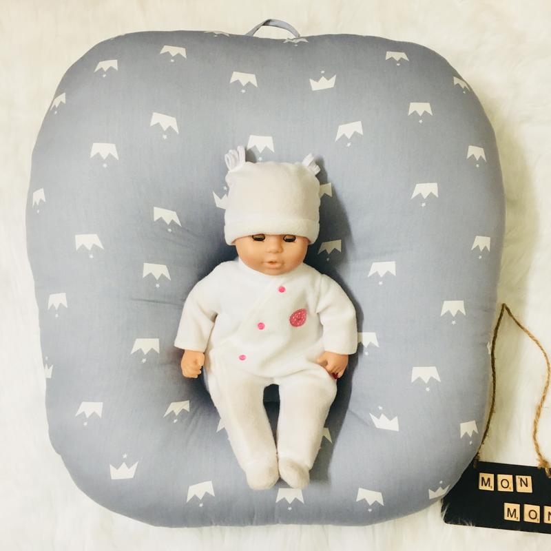 MonMon Gối chống trào ngược cho trẻ sơ sinh vải Cotton Lụa Hàn 75x70cm Nặng 1,8-2kg  Dùng Cho Bé Sơ Sinh Đến 1 Tuổi