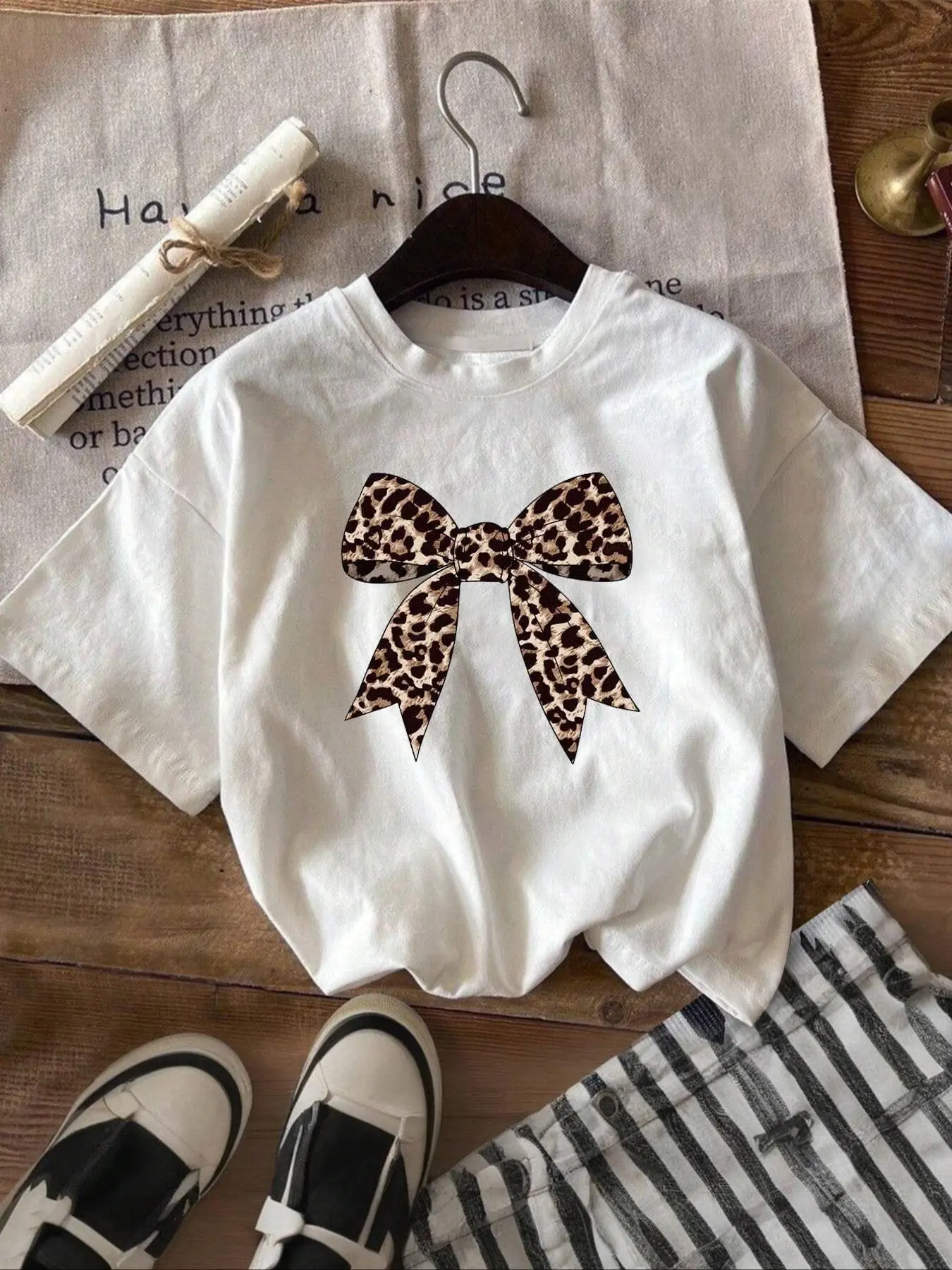 Women's Cartoon Bow Print Drop Shoulder Lounge Tee, Casual Short Sleeve Round Neck T-shirt for Daily Wear, Ladies Sleepwear for All Seasons