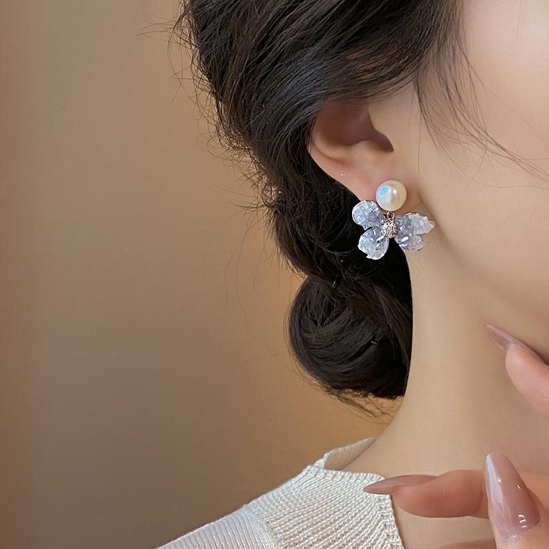 Product Introduction of Gradient Crystal Flower Earrings for Women - French Chic & Versatile Design, Lightweight & Elegant, Perfect Gift for Thai Festivals, Ideal for Fashion-Forward Women 27